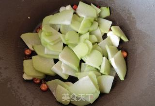 小米椒蒜蓉炒佛手瓜的做法步骤：5