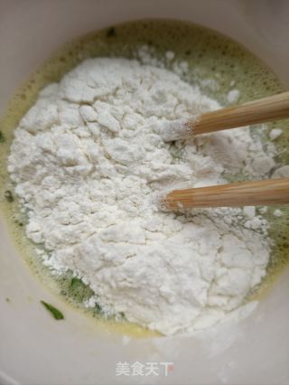荠菜蛋饼的做法步骤：8
