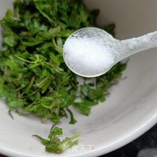 荠菜蛋饼的做法步骤：4