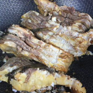 红烧草鱼的做法步骤：4