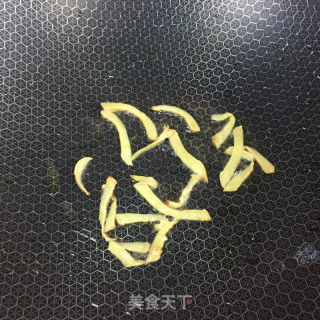 红烧草鱼的做法步骤：3