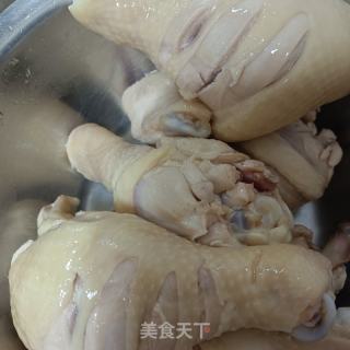 黄豆酱烧鸡腿的做法步骤：1