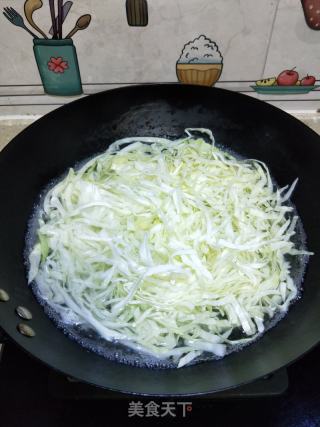 浇汁包菜丝的做法步骤：4