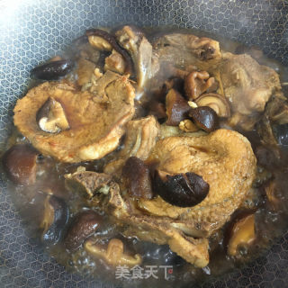 香菇烧大排的做法步骤：7