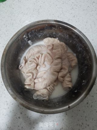 卤肥肠的做法步骤：2