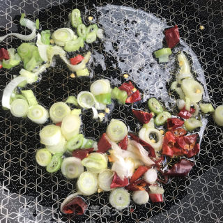 蒜蓉辣椒炒西芹的做法步骤：5