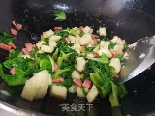 生菜火腿肠炒馒头的做法步骤：5