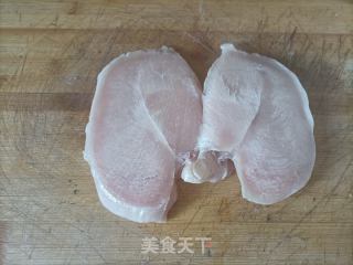 香煎鸡胸肉的做法步骤：1