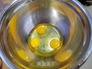 葡萄干海绵蛋糕的做法步骤：1