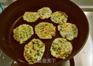 韭菜鸡蛋饼的做法步骤：11