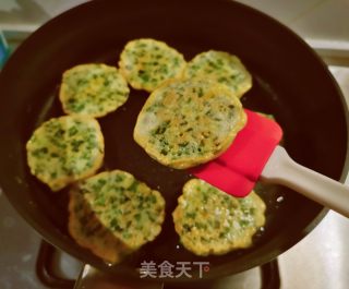 韭菜鸡蛋饼的做法步骤：10