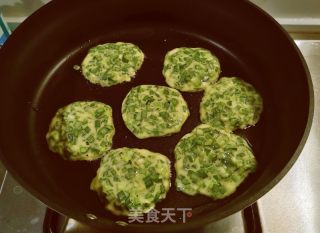 韭菜鸡蛋饼的做法步骤：9