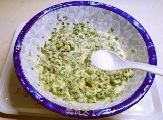 韭菜鸡蛋饼的做法步骤：7