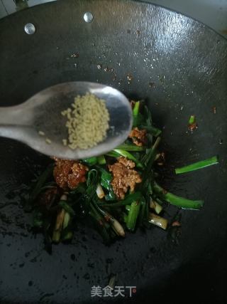 韭菜炒肉末的做法步骤：8