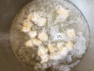 金针菇木耳拌虾仁的做法步骤：4