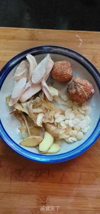苹果瘦肉汤的做法步骤：3