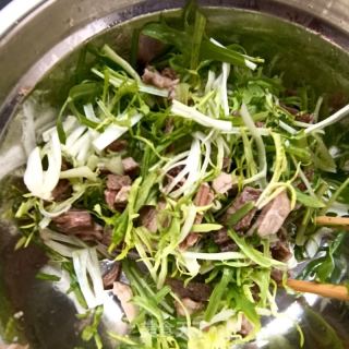 苦菊拌剔骨肉的做法步骤：8