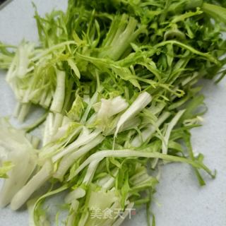 苦菊拌剔骨肉的做法步骤：2