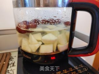 桂圆红枣雪梨汤的做法步骤：3