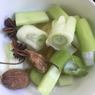 家常炖排骨的做法步骤：2