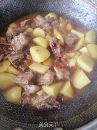 土豆烧排骨的做法步骤：7