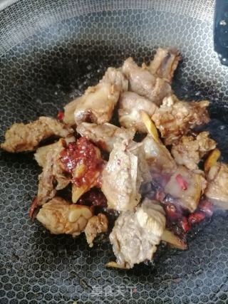 土豆烧排骨的做法步骤：4