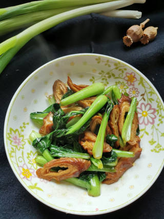 油菜炒大肠的做法步骤：9