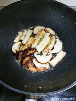 黄油煎松茸的做法步骤：5