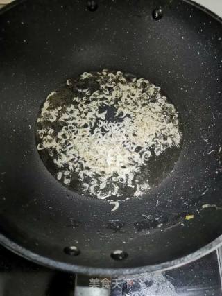 虾皮木耳炒西葫芦的做法步骤：5