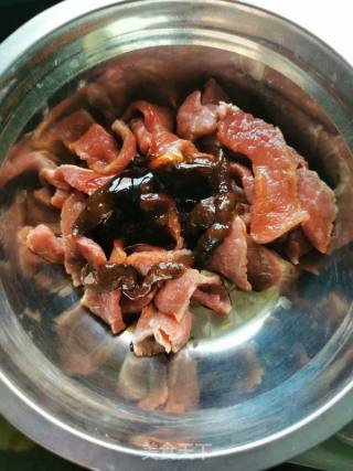 金针菇烤牛肉的做法步骤：1
