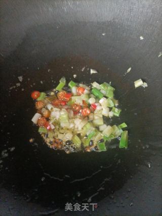 蒜苔白玉菇炒鸡蛋的做法步骤：8