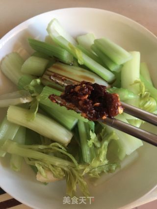 凉拌芹菜的做法步骤：6