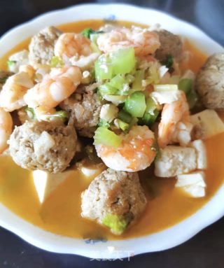 虾仁肉丸炖豆腐的做法步骤：9