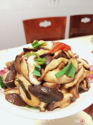香菇炒肉的做法步骤：9