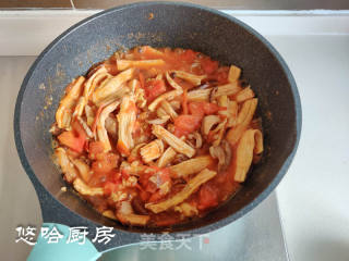 五花肉腐竹煲的做法步骤：10