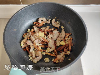 五花肉腐竹煲的做法步骤：8
