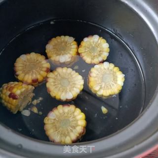 玉米山药排骨汤的做法步骤：6