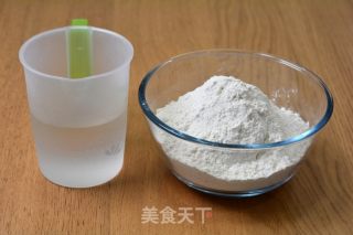 炸酱手擀面之手擀面的做法步骤：1