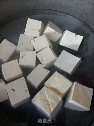 韭菜豆腐的做法步骤：1