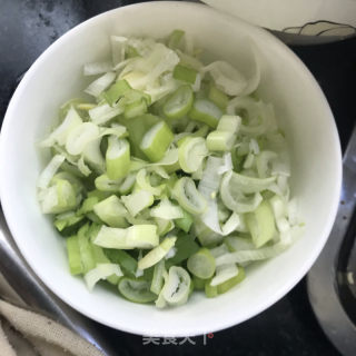 油泼菠菜搓搓的做法步骤：5