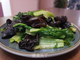 油麦菜炒木耳的做法步骤：6