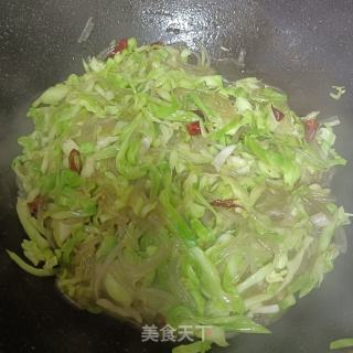 圆白菜炒土豆粉的做法步骤：6