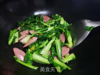 菜苔炒火腿肠的做法步骤：4