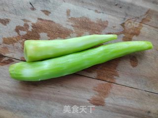 莴笋炒牛肉的做法步骤：3