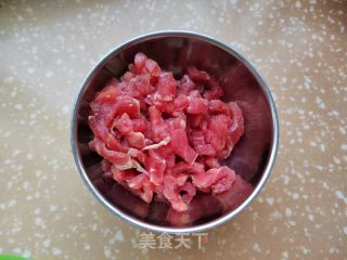莴笋炒牛肉的做法步骤：2