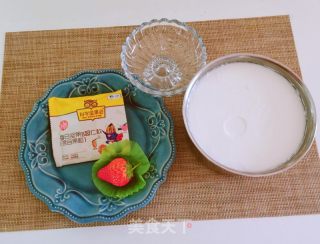 草莓坚果酸奶杯的做法步骤：7