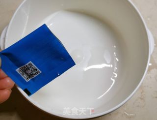 草莓坚果酸奶杯的做法步骤：2
