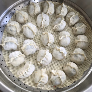 菠菜粉条蒸饺的做法步骤：10