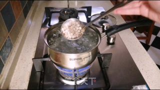 自制简版黑糖珍珠奶茶的做法步骤：5