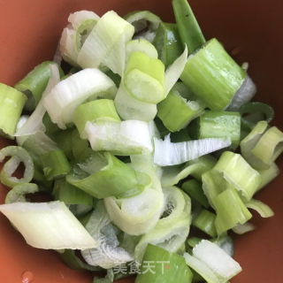 西芹炒蛋的做法步骤：3